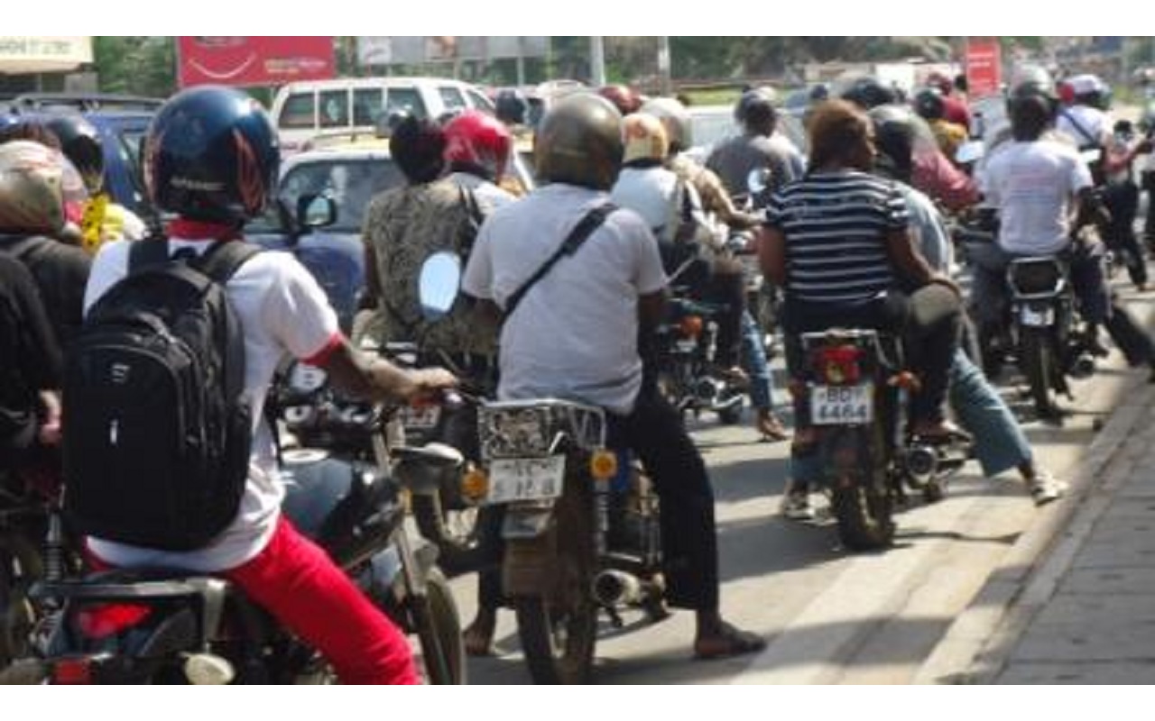 Port obligatoire de casque pour les passagers de moto  : Encore une décision impopulaire